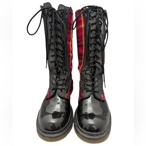 Dr Martens Limited Edition Tartan Plaid  Women’s Boots Size 7